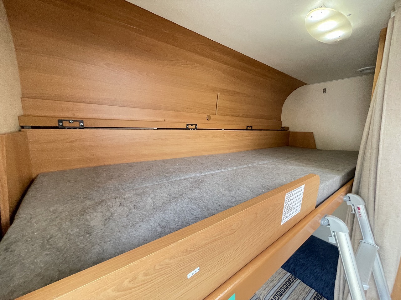 キャンピングカー トレーラー ﾄﾘｶﾞﾉｴﾒﾛｰﾄﾞ376 FFﾋｰﾀｰ ｳｲﾝﾄﾞｳAC