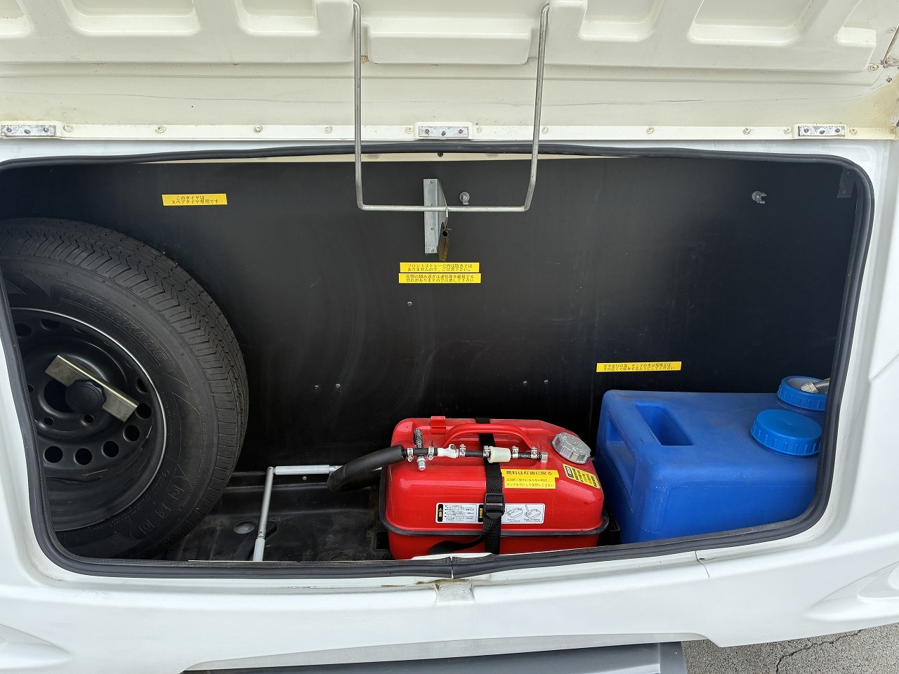 キャンピングカー トレーラー ﾄﾘｶﾞﾉｴﾒﾛｰﾄﾞ376 FFﾋｰﾀｰ ｳｲﾝﾄﾞｳAC