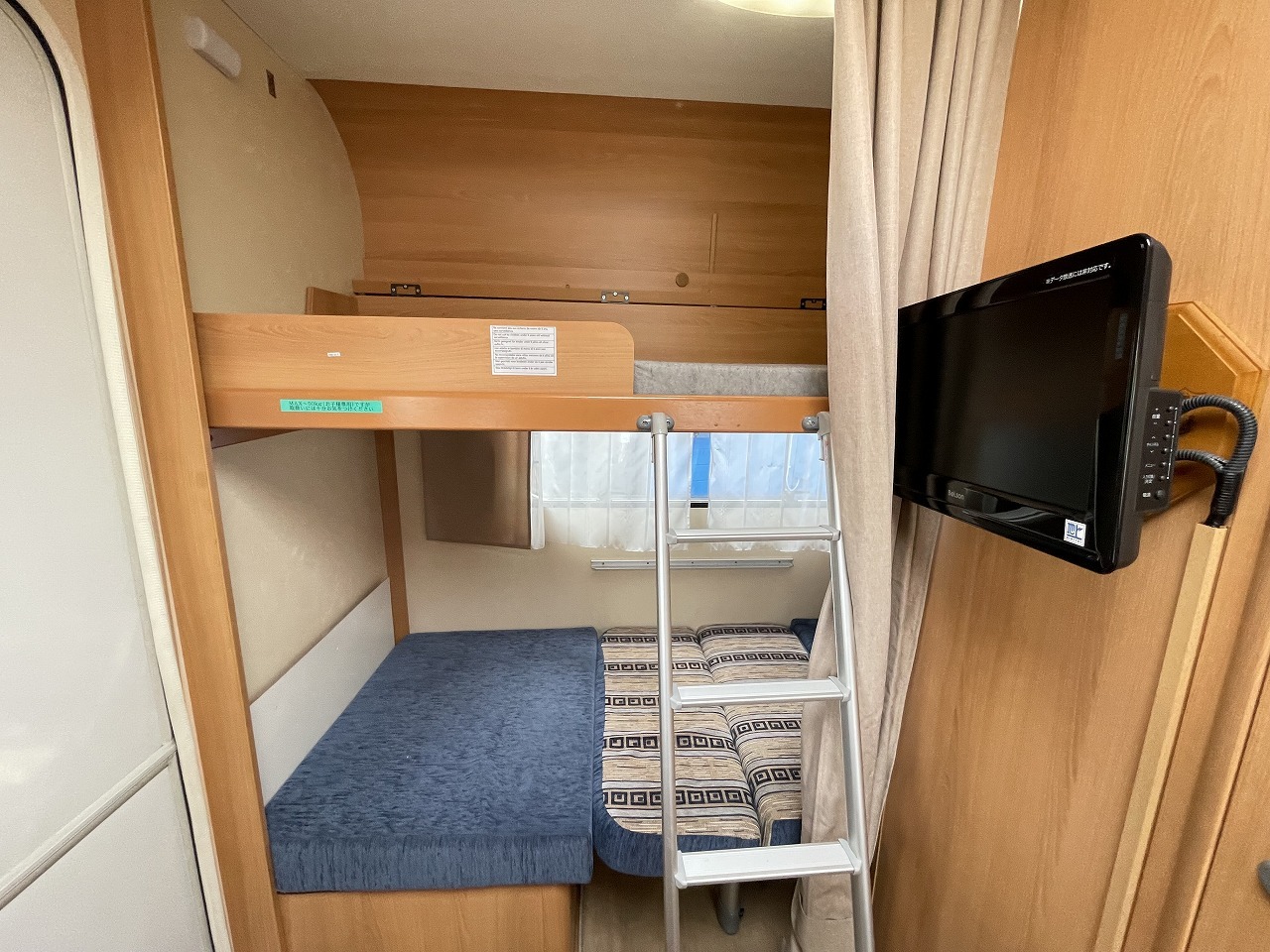 キャンピングカー トレーラー ﾄﾘｶﾞﾉｴﾒﾛｰﾄﾞ376 FFﾋｰﾀｰ ｳｲﾝﾄﾞｳAC