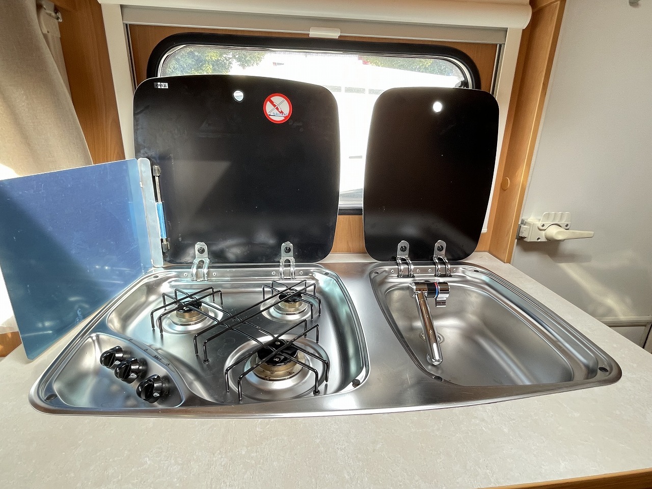 キャンピングカー トレーラー ﾄﾘｶﾞﾉｴﾒﾛｰﾄﾞ376 FFﾋｰﾀｰ ｳｲﾝﾄﾞｳAC