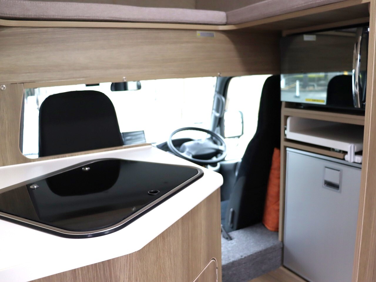 キャンピングカー キャブコン ｶﾑﾛｰﾄﾞｷｬﾝﾊﾟｰ厚木 ﾊﾟﾋﾟｰﾌﾙﾊｳｽ 4WD