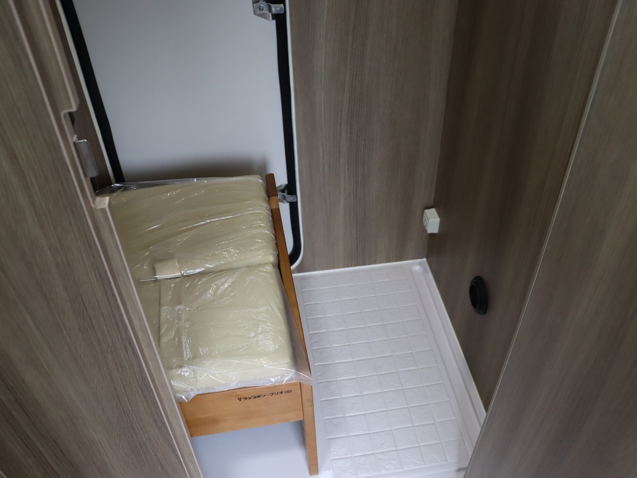 キャンピングカー キャブコン ｶﾑﾛｰﾄﾞｷｬﾝﾊﾟｰ厚木 ﾊﾟﾋﾟｰﾌﾙﾊｳｽ 4WD