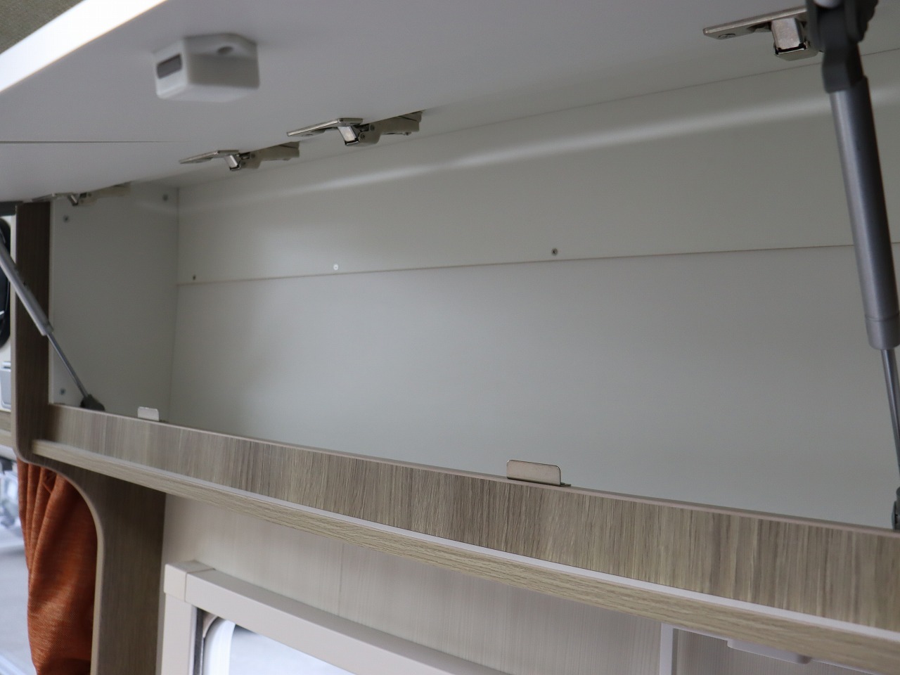 キャンピングカー キャブコン ｶﾑﾛｰﾄﾞｷｬﾝﾊﾟｰ厚木 ﾊﾟﾋﾟｰﾌﾙﾊｳｽ 4WD