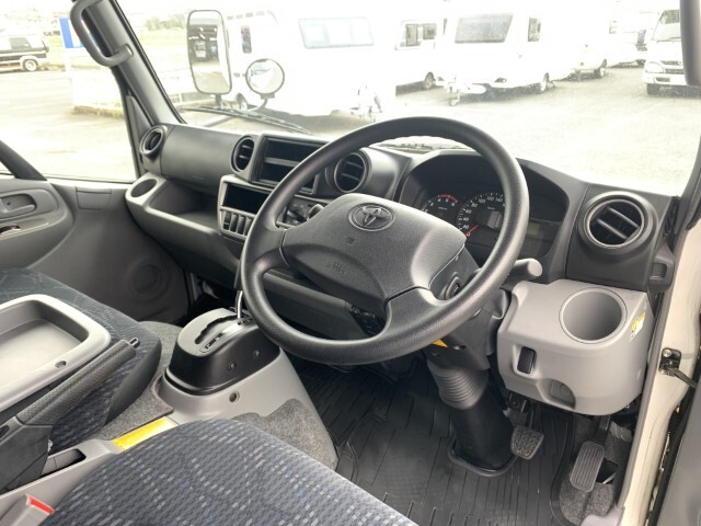 キャンピングカー キャブコン ﾅｯﾂRV ｸﾚｿﾝﾎﾞﾔｰｼﾞｭW 軽油2WD 1ｵｰﾅｰ