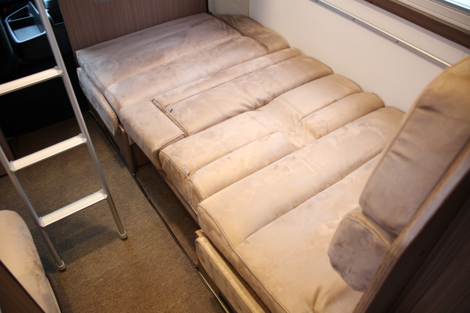 キャンピングカー キャブコン ﾊｲｴｰｽ ﾌｧﾝﾙｰﾁｪ ｾﾚﾝｹﾞﾃｨ