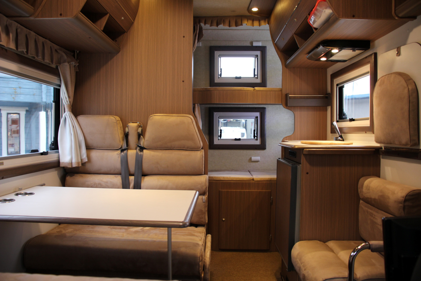 キャンピングカー キャブコン ﾊｲｴｰｽ ﾌｧﾝﾙｰﾁｪ ｾﾚﾝｹﾞﾃｨ