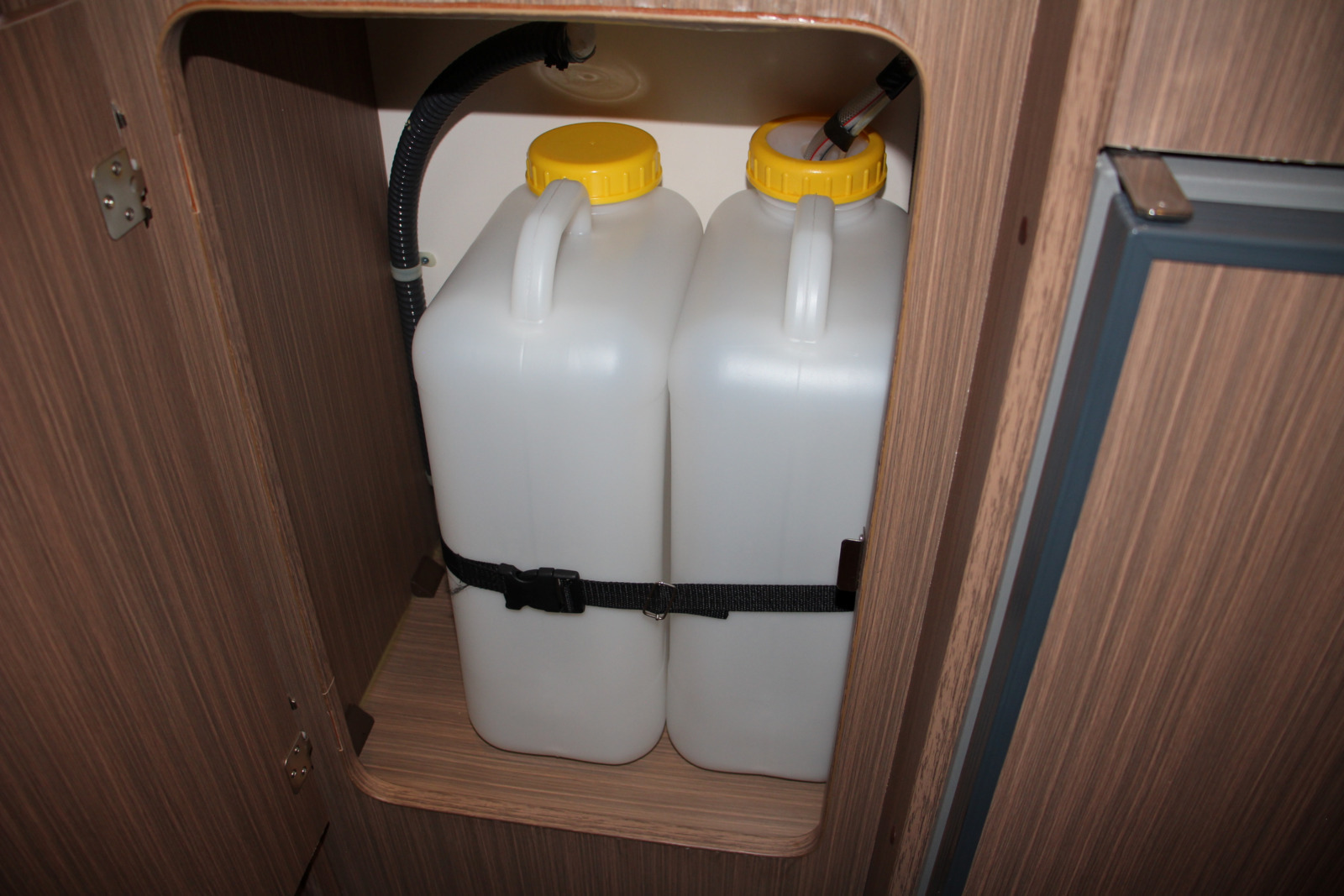 キャンピングカー キャブコン ﾊｲｴｰｽ ﾌｧﾝﾙｰﾁｪ ｾﾚﾝｹﾞﾃｨ