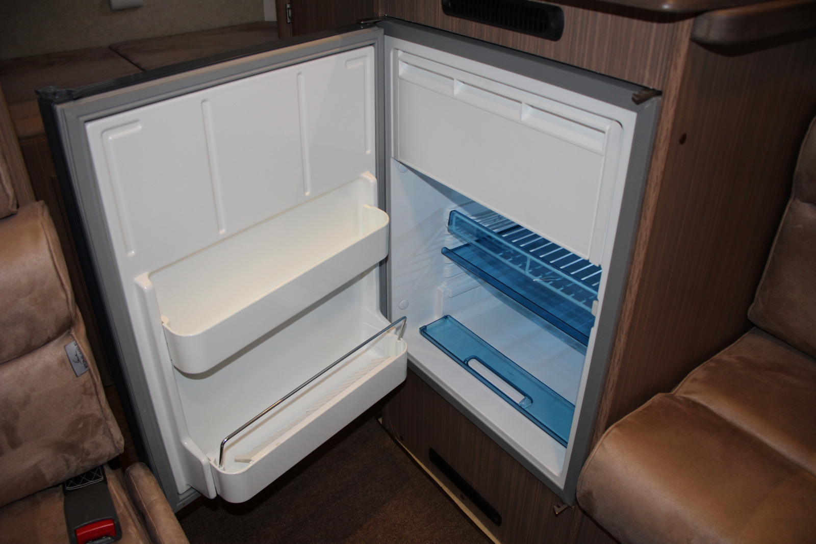 キャンピングカー キャブコン ﾊｲｴｰｽ ﾌｧﾝﾙｰﾁｪ ｾﾚﾝｹﾞﾃｨ