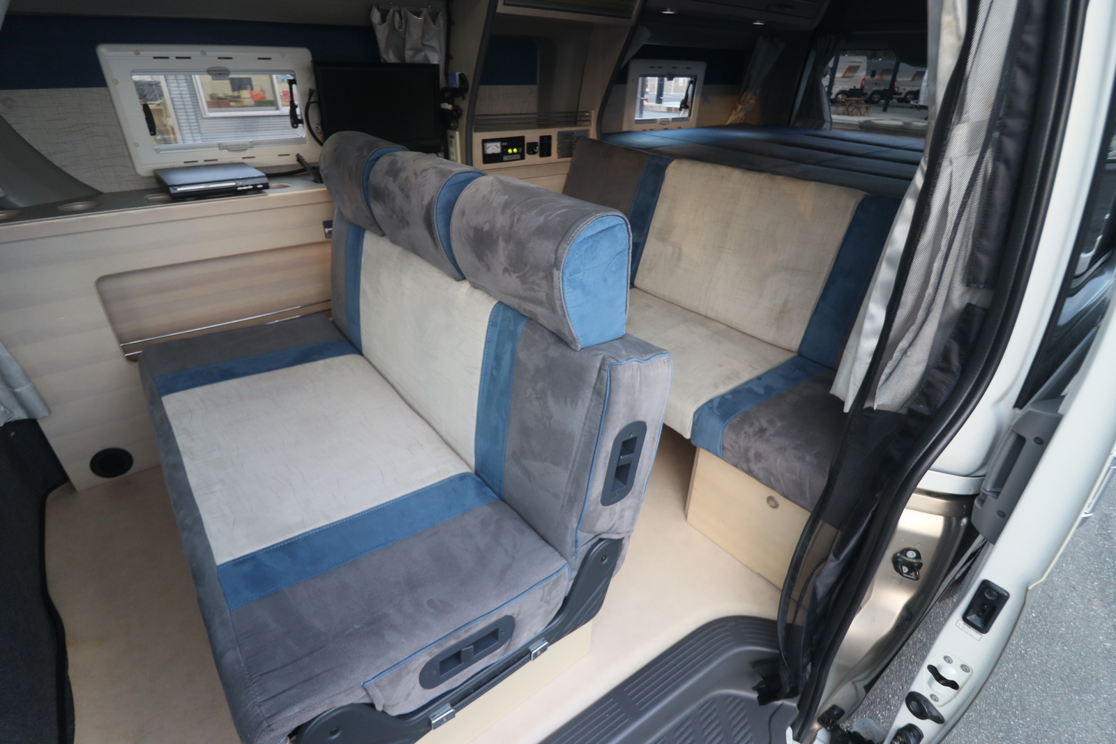 キャンピングカー バンコン ﾊｲｴｰｽ ﾅｯﾂRV ﾘｰｸ