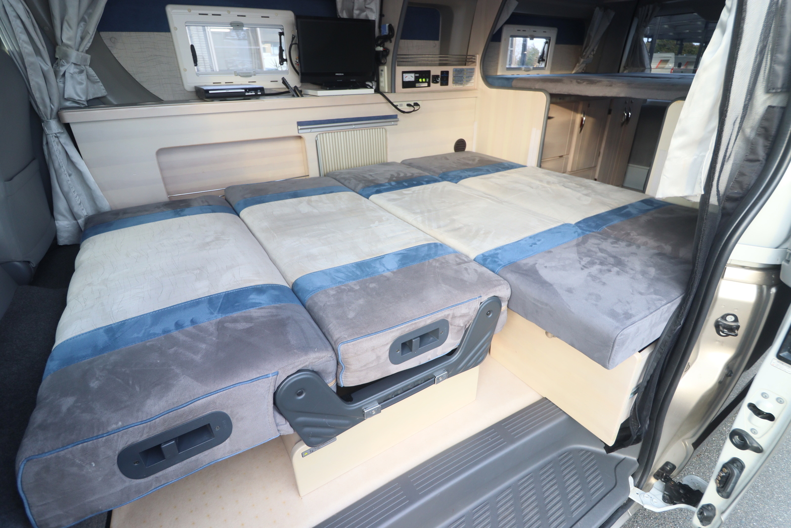 キャンピングカー バンコン ﾊｲｴｰｽ ﾅｯﾂRV ﾘｰｸ