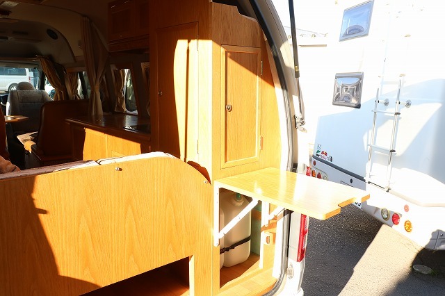 キャンピングカー バンコン ﾊｲｴｰｽ ｶﾄｰﾓｰﾀｰ ｵｰｸｻｲﾄﾞ 4WD