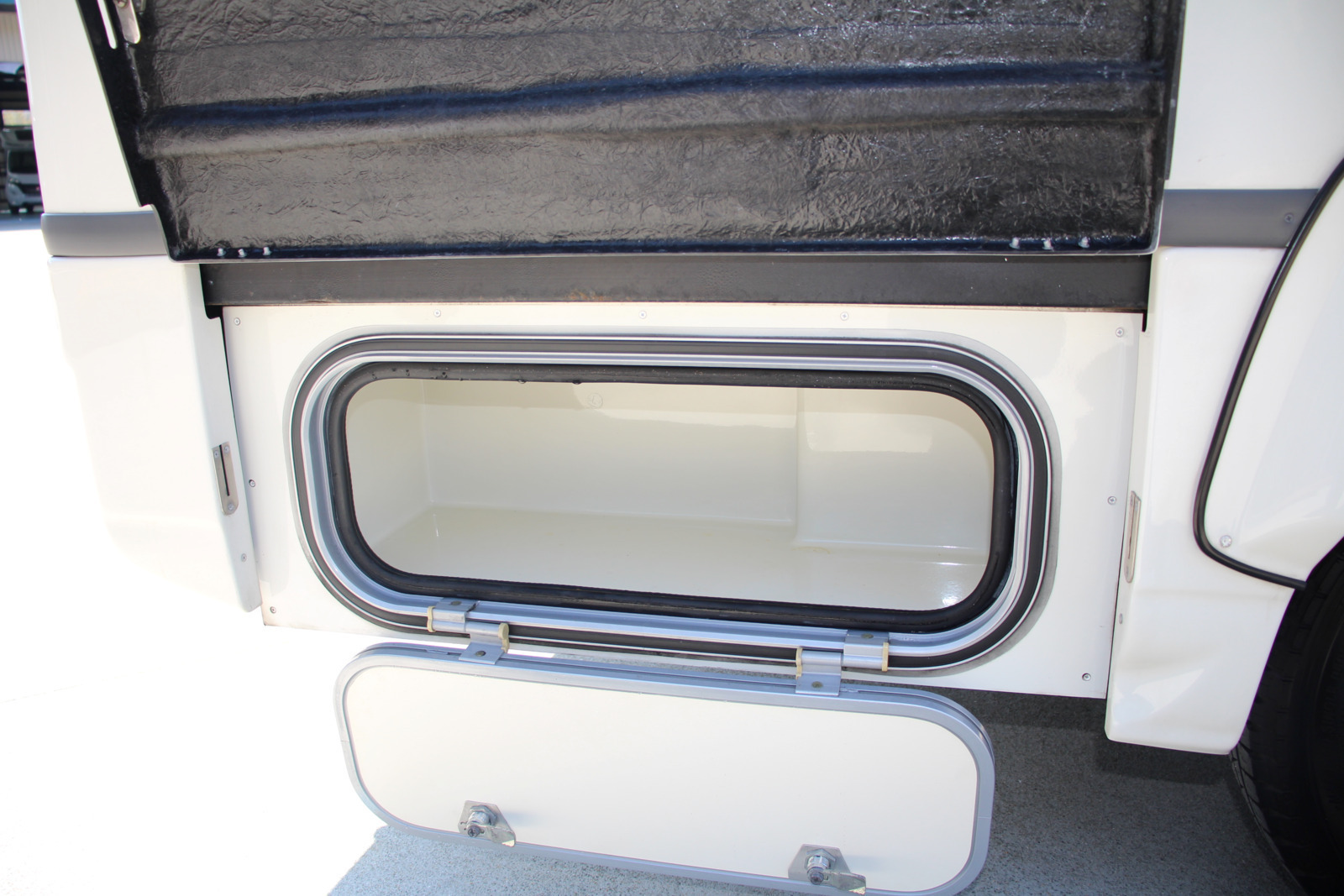 キャンピングカー キャブコン ｶﾑﾛｰﾄﾞ ﾅｯﾂRV ｸﾚｿﾝﾎﾞﾔｰｼﾞｭ