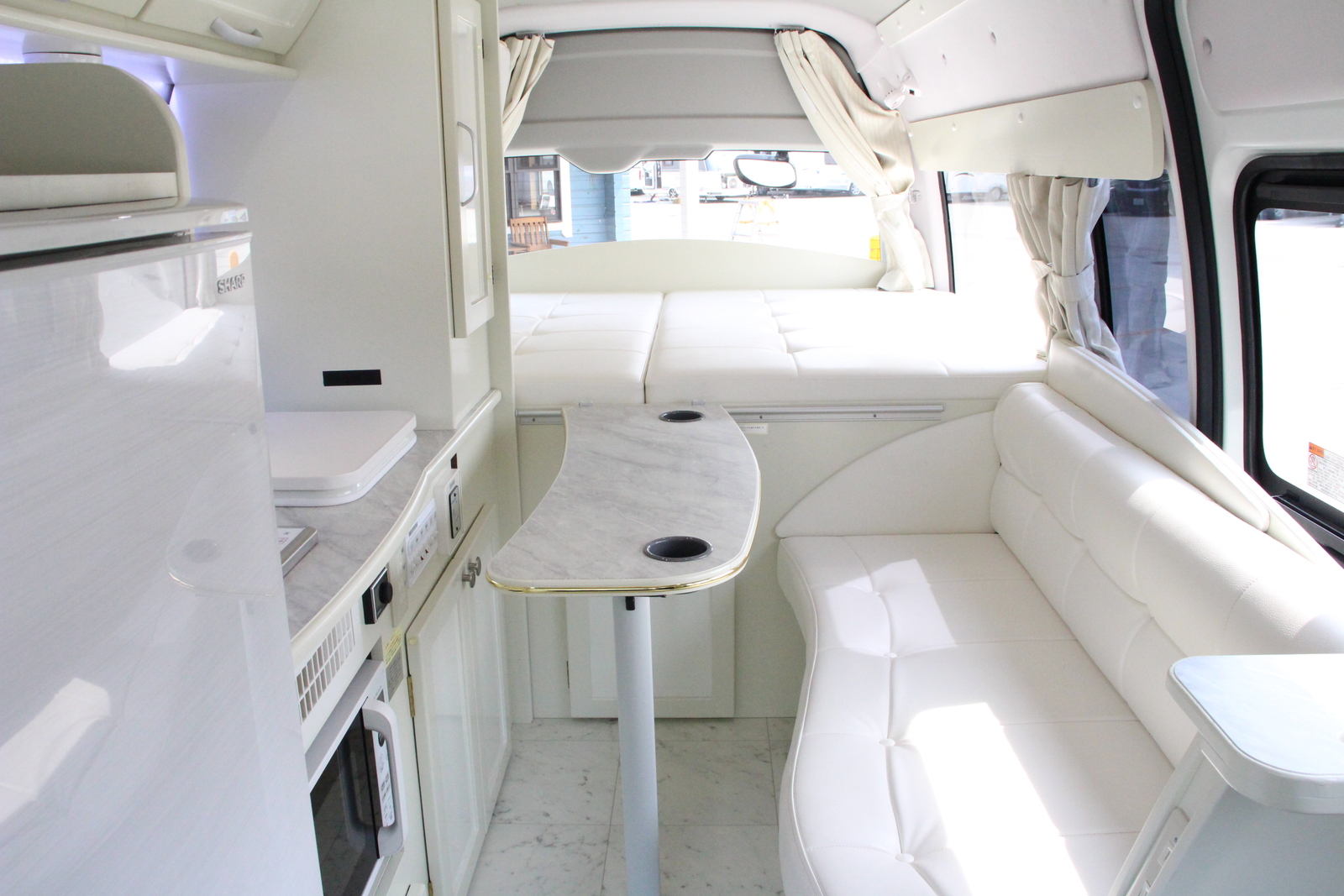 キャンピングカー バンコン ﾊｲｴｰｽRVﾋﾞｯｸﾌｯﾄ ﾘﾄﾙﾉｵｸﾀｰﾋﾞｱM 4駆