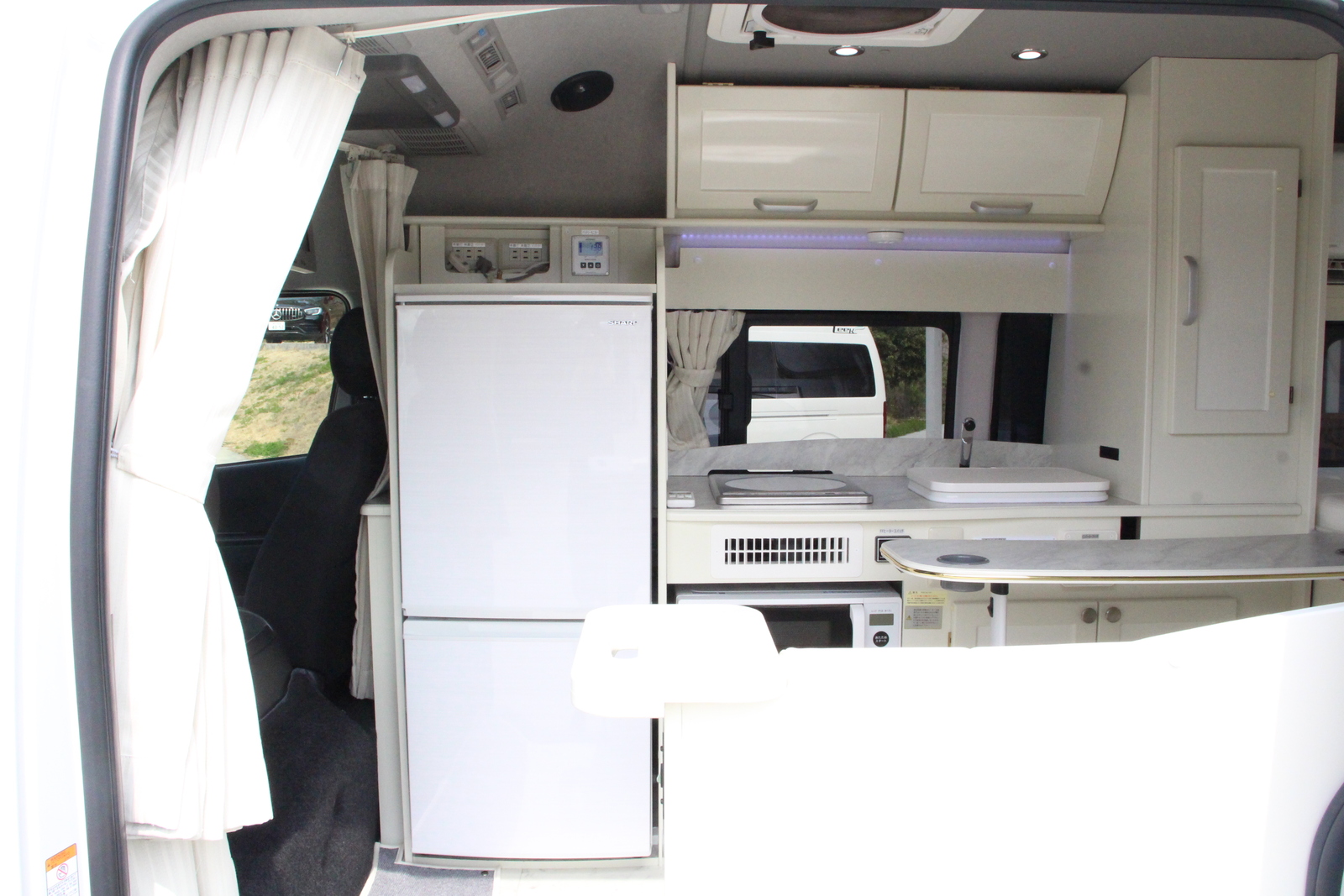 キャンピングカー バンコン ﾊｲｴｰｽRVﾋﾞｯｸﾌｯﾄ ﾘﾄﾙﾉｵｸﾀｰﾋﾞｱM 4駆