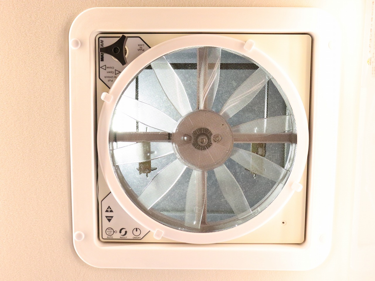 キャンピングカー バンコン ｷｬﾗﾊﾞﾝ ﾚｸﾋﾞｨ ｲｿﾞﾗ 4WD　FF　家庭用AC