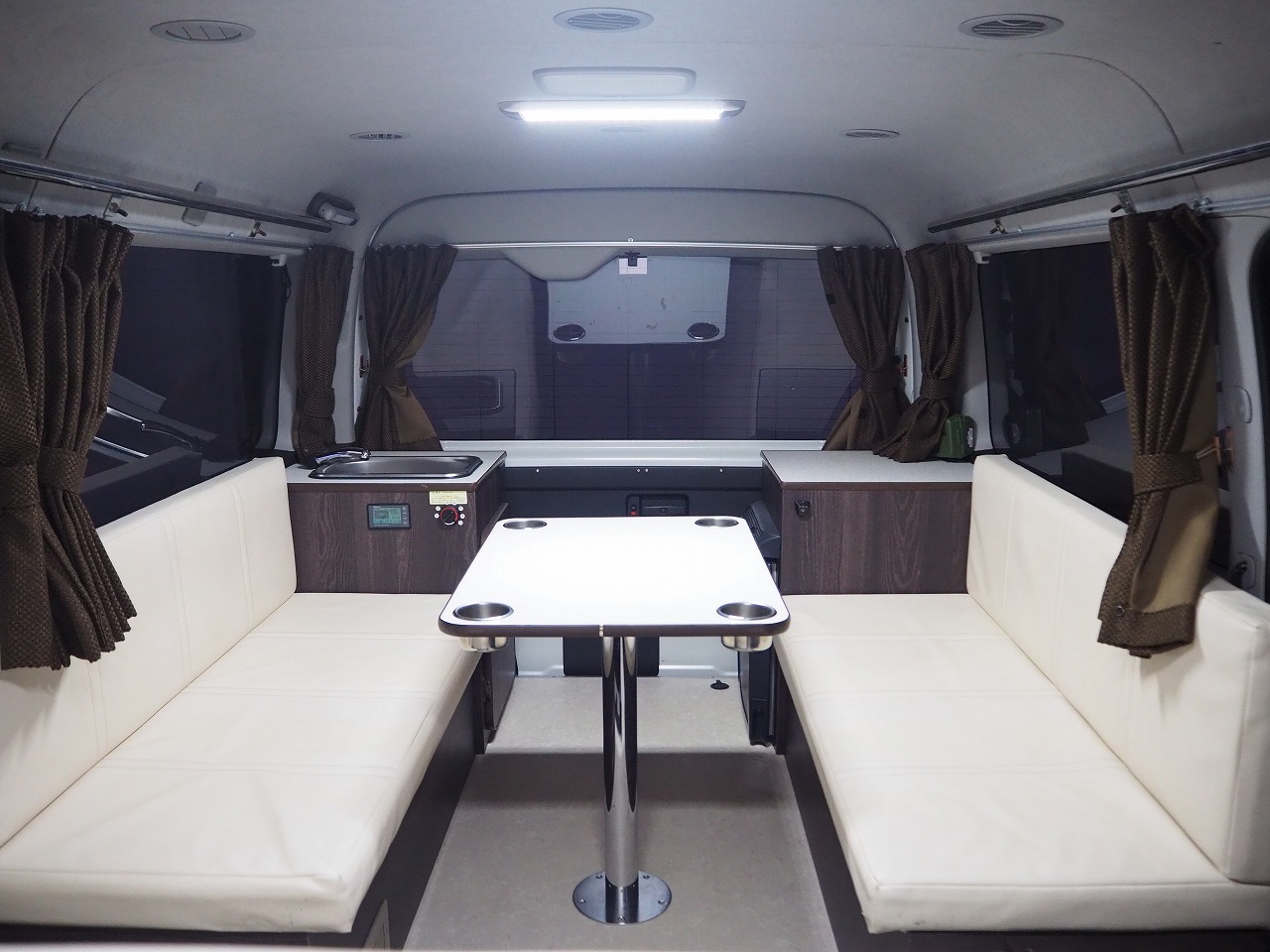 キャンピングカー バンコン ﾊｲｴｰｽ ｵﾘｼﾞﾅﾙ仕様 4WD　FF　ｲﾝﾊﾞｰﾀｰ