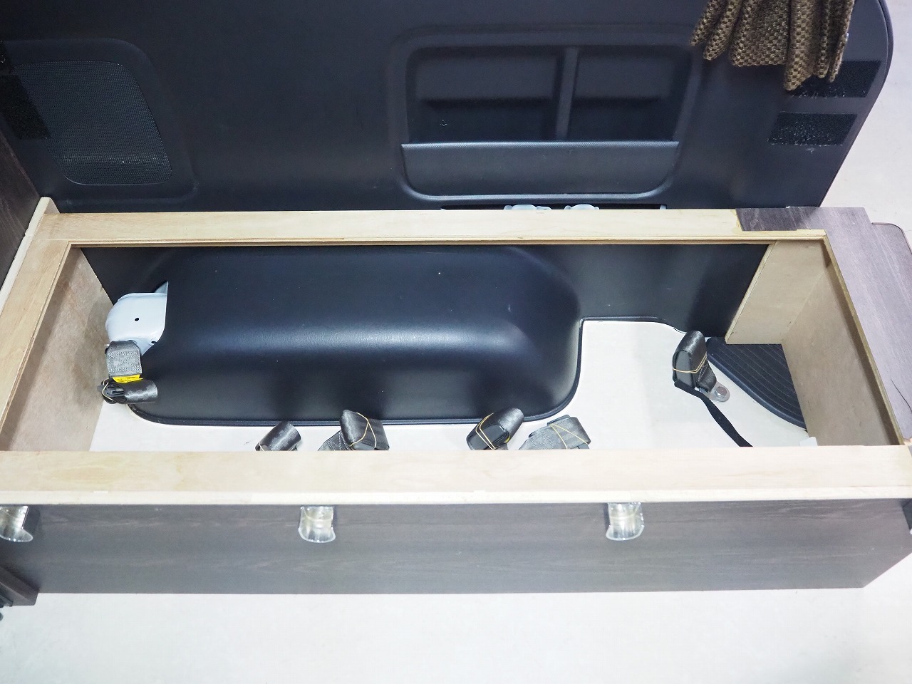 キャンピングカー バンコン ﾊｲｴｰｽ ｵﾘｼﾞﾅﾙ仕様 4WD　FF　ｲﾝﾊﾞｰﾀｰ