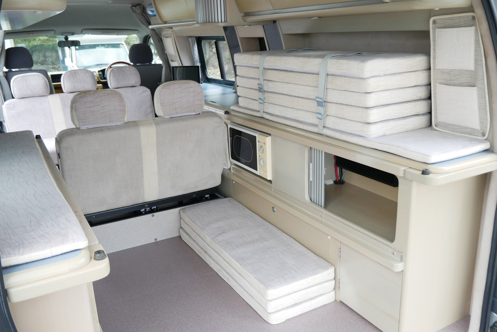 キャンピングカー バンコン ﾊｲｴｰｽ ｱﾑｸﾗﾌﾄ ｺﾝﾊﾟｽﾄﾞﾙｸ FFﾋｰﾀｰ