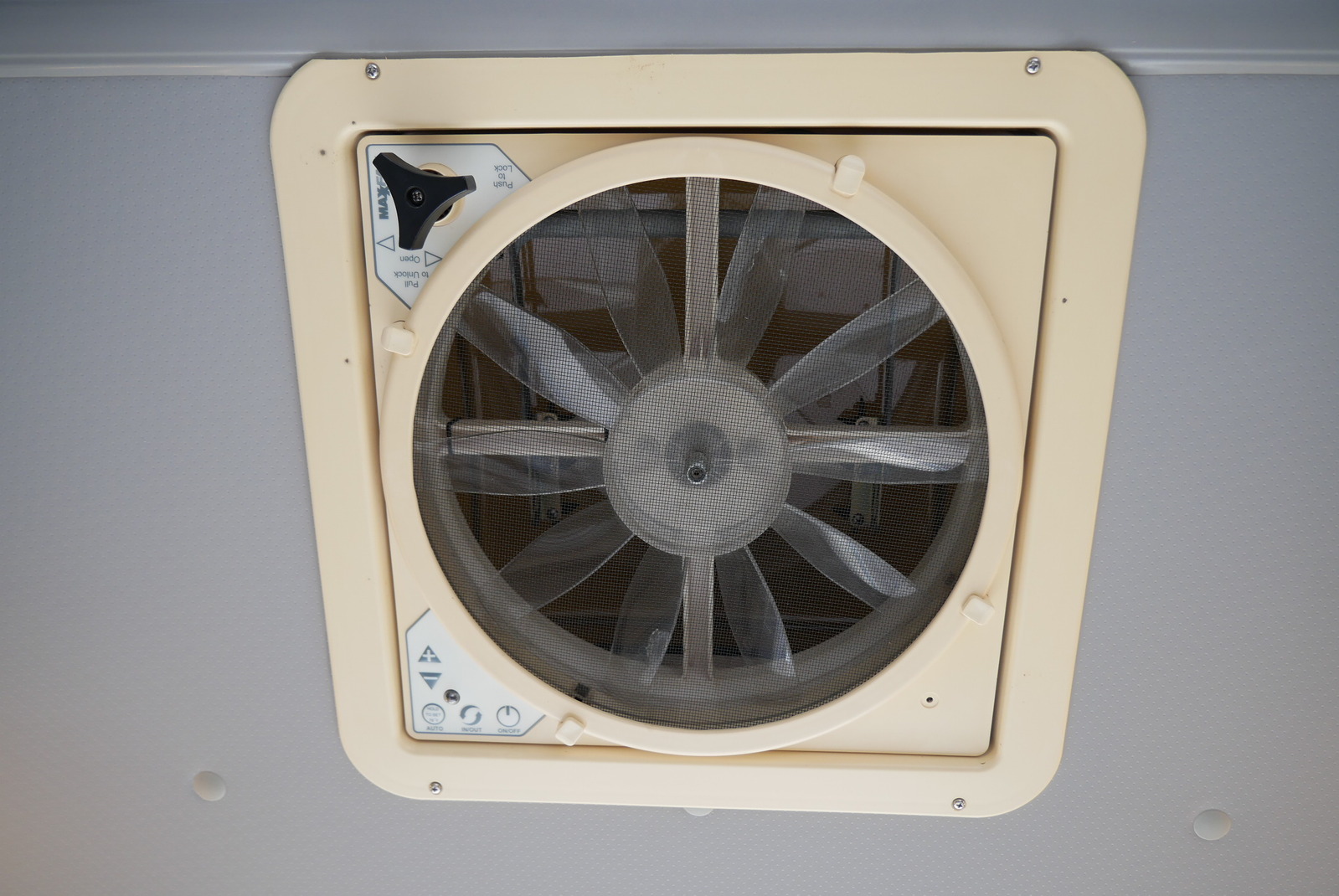 キャンピングカー バンコン ﾊｲｴｰｽ ｱﾑｸﾗﾌﾄ ｺﾝﾊﾟｽﾄﾞﾙｸ FFﾋｰﾀｰ