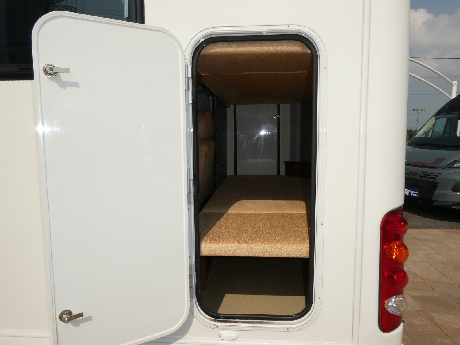 キャンピングカー キャブコン AtoZ　ｱﾐﾃｨ　ﾎﾟﾙﾄ　FF　ﾘｱｸｰﾗｰ　ｿｰﾗｰ