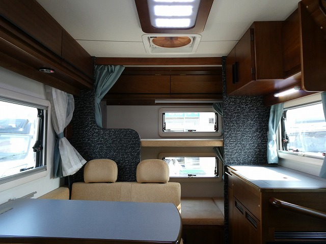 キャンピングカー キャブコン AtoZ　ｱﾐﾃｨ　ﾎﾟﾙﾄ　FF　ﾘｱｸｰﾗｰ　ｿｰﾗｰ