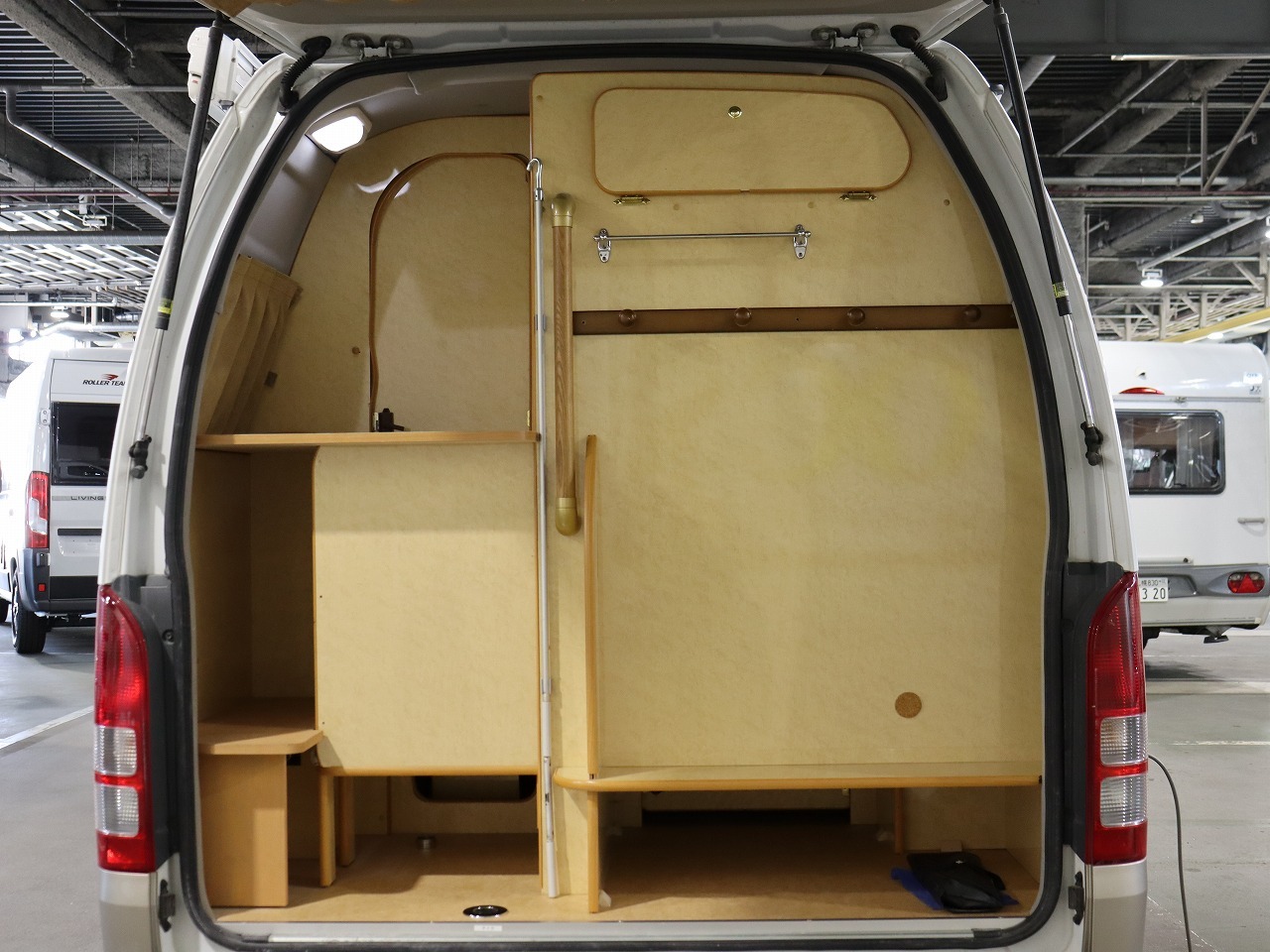 キャンピングカー バンコン ﾊｲｴｰｽ ﾉｰｽﾗｲﾌ 大地LG改 4WD　FF