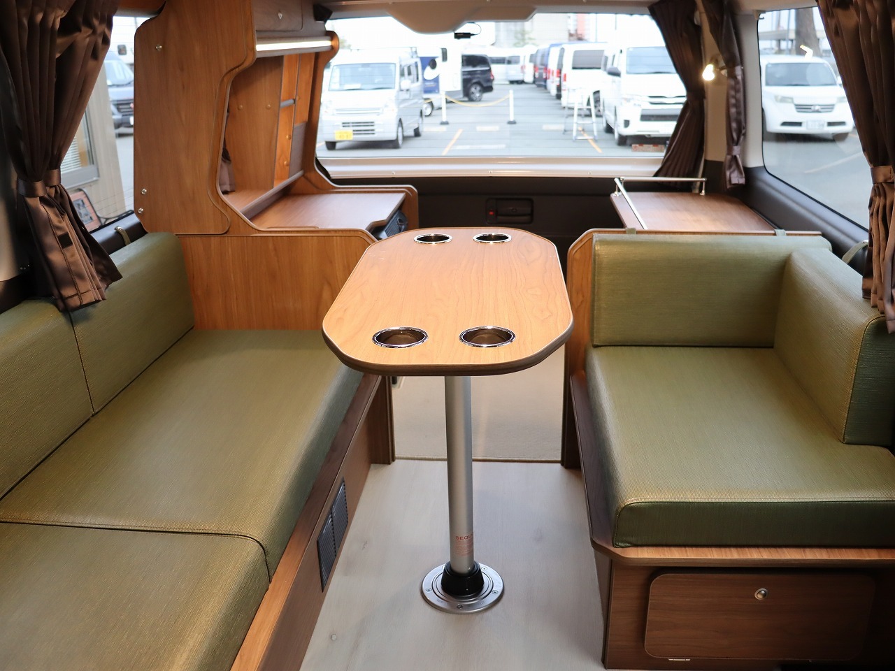 キャンピングカー バンコン ﾊｲｴｰｽ FOCS DS-L ﾜﾝｵｰﾅｰ 