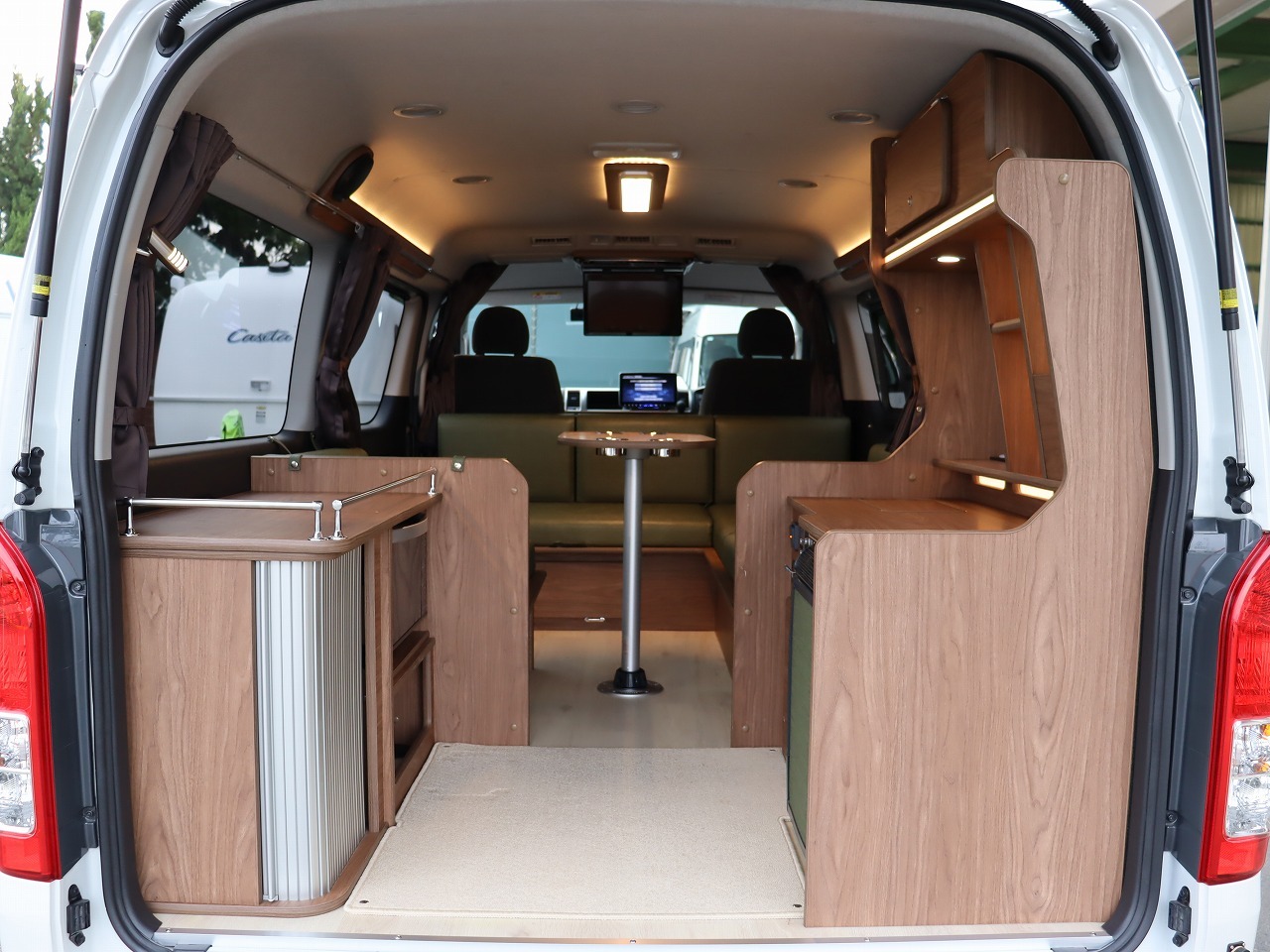 キャンピングカー バンコン ﾊｲｴｰｽ FOCS DS-L ﾜﾝｵｰﾅｰ 