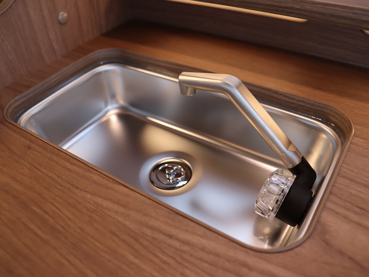 キャンピングカー バンコン ﾊｲｴｰｽ FOCS DS-L ﾜﾝｵｰﾅｰ 