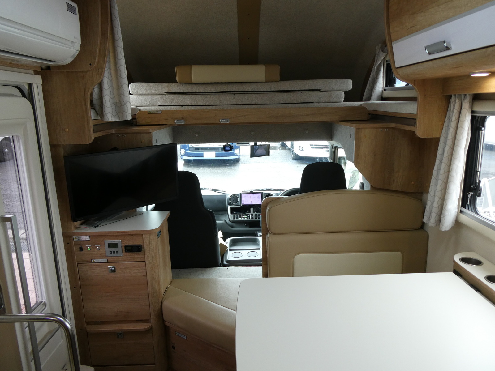 キャンピングカー キャブコン ﾅｯﾂRV　ｸﾚｱ5.3W　ﾊｲﾊﾟｰｴﾎﾞ3　ｸﾚｻﾅ