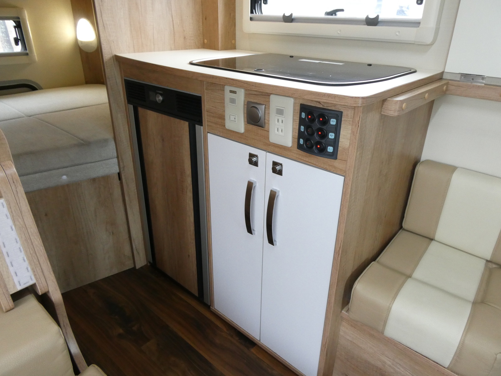 キャンピングカー キャブコン ﾅｯﾂRV　ｸﾚｱ5.3W　ﾊｲﾊﾟｰｴﾎﾞ3　ｸﾚｻﾅ