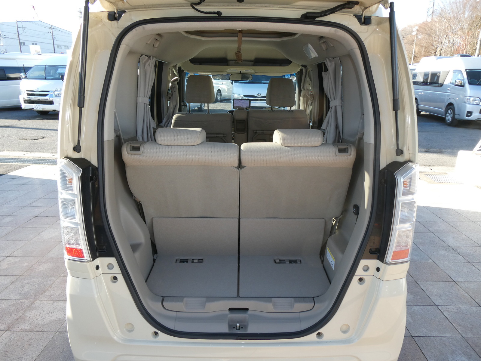 キャンピングカー 軽キャンパー N-BOX　ﾎﾜｲﾄﾊｳｽ　ｷｬﾝﾊﾟｰﾈｵ　4WD　ｿｰﾗｰ