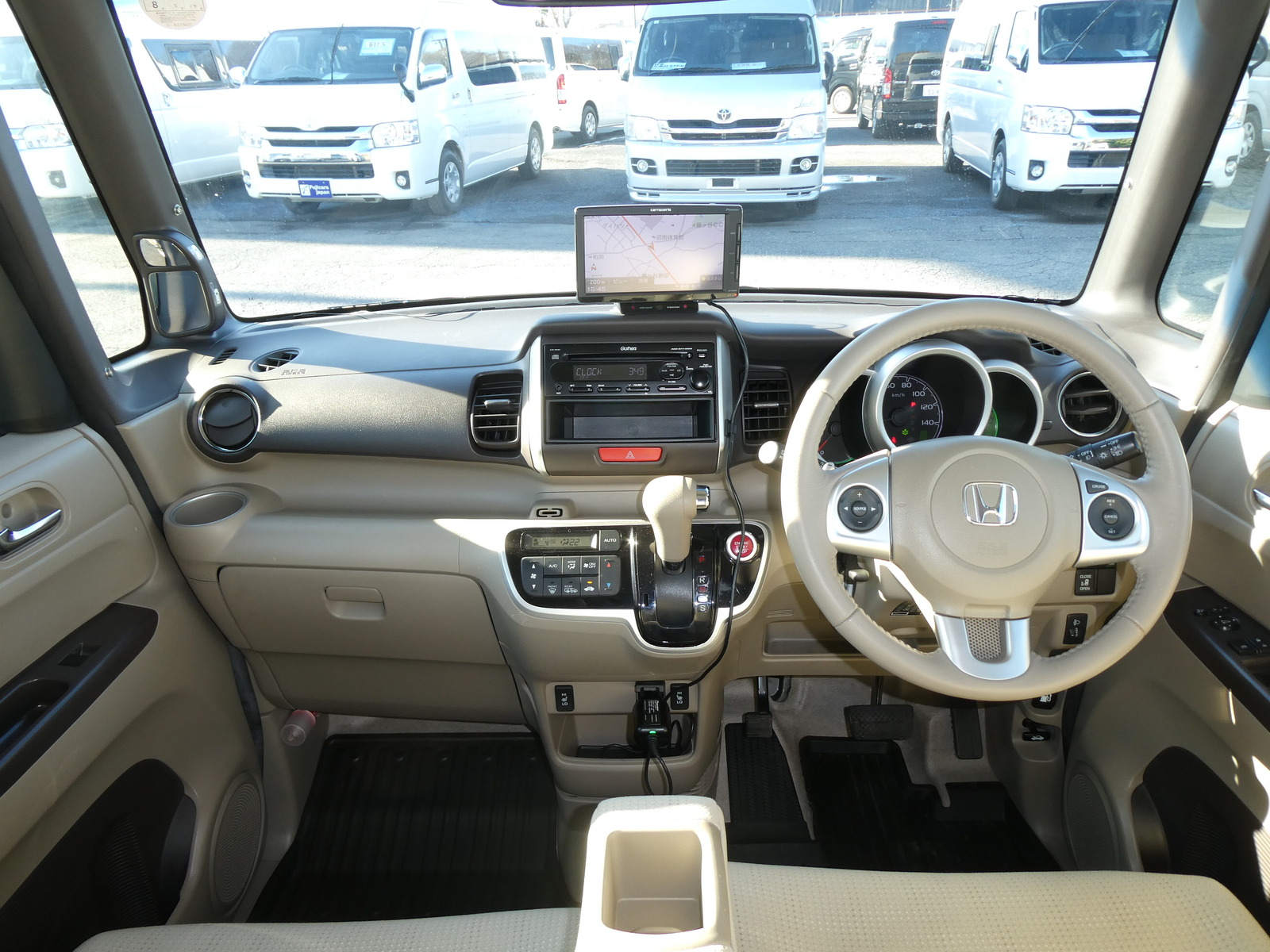 キャンピングカー 軽キャンパー N-BOX　ﾎﾜｲﾄﾊｳｽ　ｷｬﾝﾊﾟｰﾈｵ　4WD　ｿｰﾗｰ