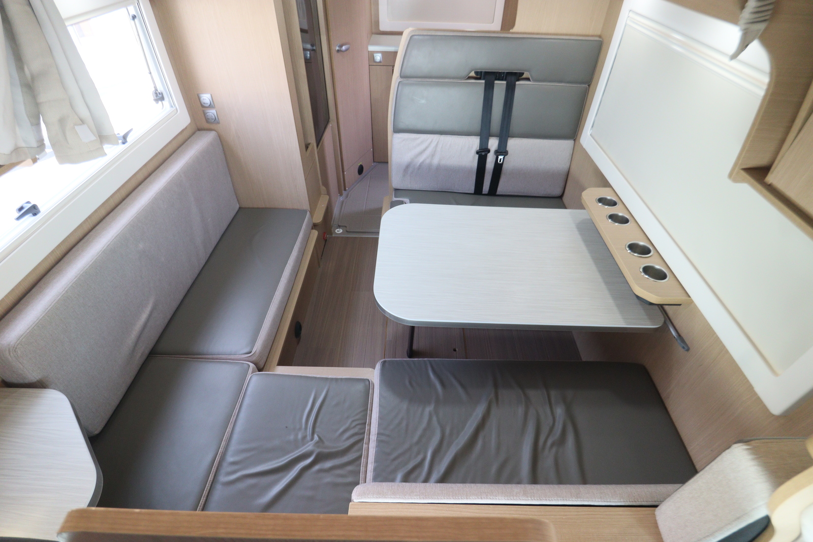 キャンピングカー キャブコン ｶﾑﾛｰﾄﾞ ﾊﾞﾝﾃｯｸ ｺﾙﾄﾞﾘｰﾌﾞｽ