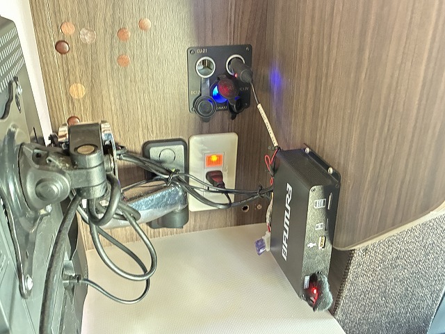 キャンピングカー キャブコン ｶﾑﾛｰﾄﾞﾅｯﾂRVｸﾚｱ5.3Xｴﾎﾞﾘｭｰｼｮﾝ4WD