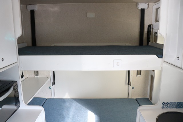 キャンピングカー キャブコン ｶﾑﾛｰﾄﾞ ﾀﾞｲﾚｸﾄｶｰｽﾞ 江の島 4WD