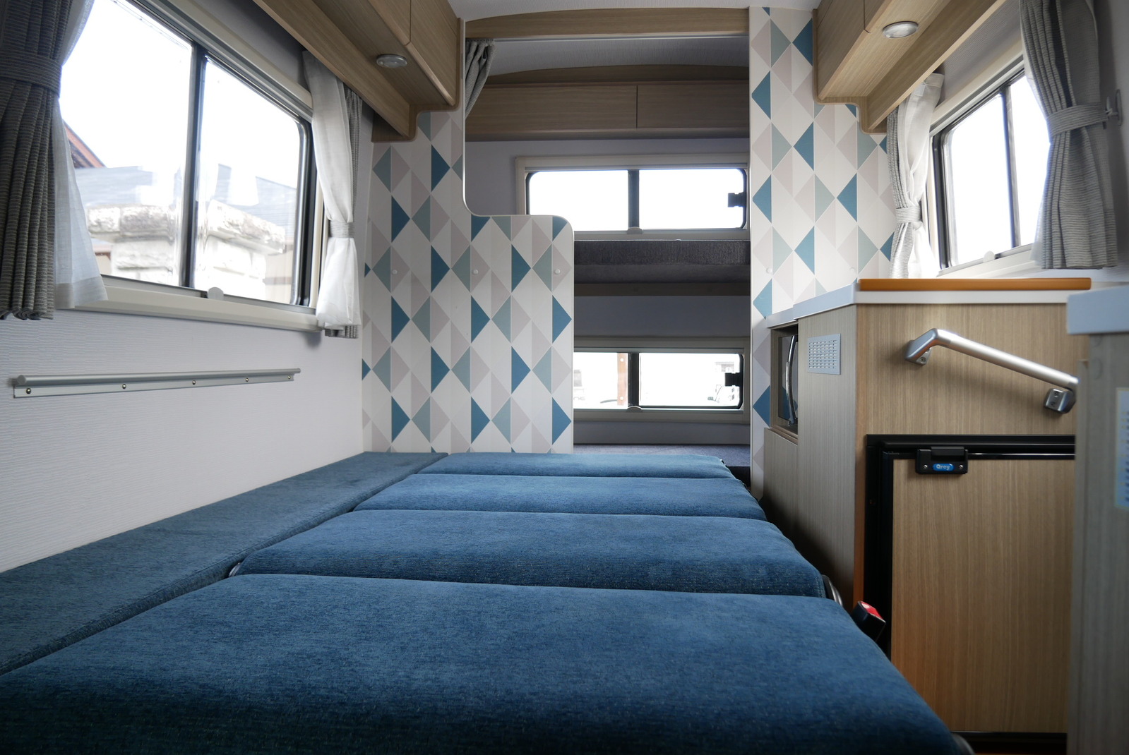 キャンピングカー キャブコン ﾎﾞﾝｺﾞ AtoZ ｱﾚﾝ30 4WD