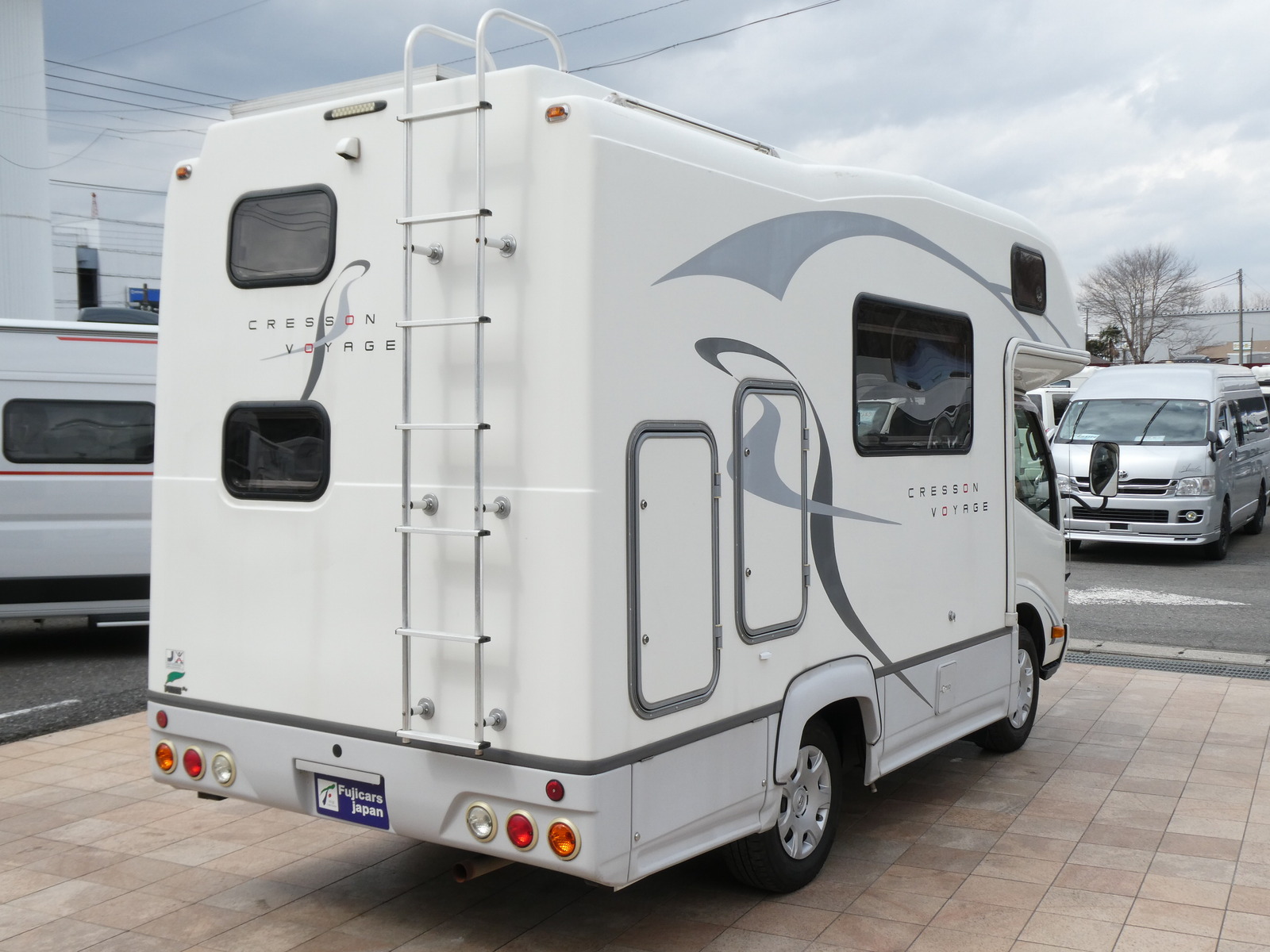 キャンピングカー キャブコン ﾅｯﾂRV　ｸﾚｿﾝﾎﾞﾔｰｼﾞｭ　家ｴｱｺﾝ　FF　ｿｰﾗｰ