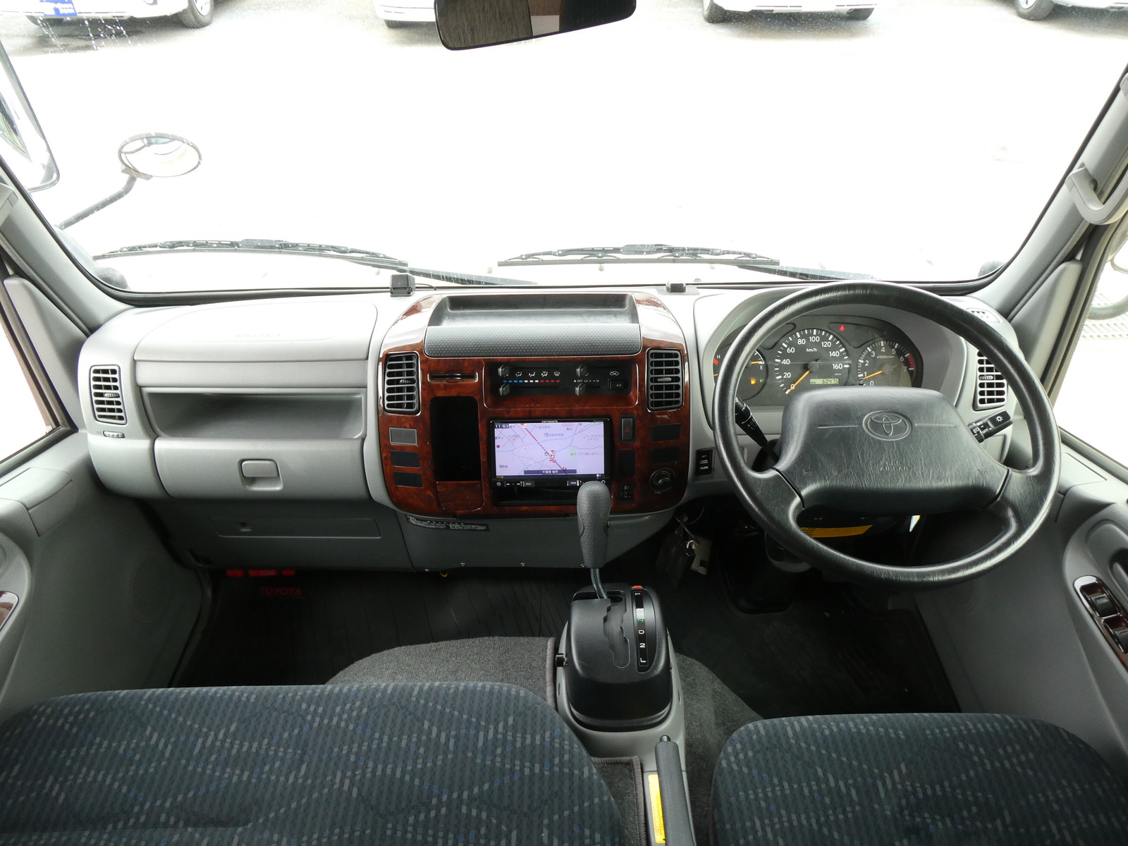 キャンピングカー キャブコン ﾅｯﾂRV　ｸﾚｿﾝﾎﾞﾔｰｼﾞｭ　家ｴｱｺﾝ　FF　ｿｰﾗｰ