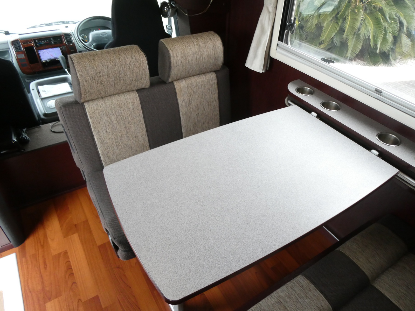 キャンピングカー キャブコン ﾅｯﾂRV　ｸﾚｿﾝﾎﾞﾔｰｼﾞｭ　家ｴｱｺﾝ　FF　ｿｰﾗｰ