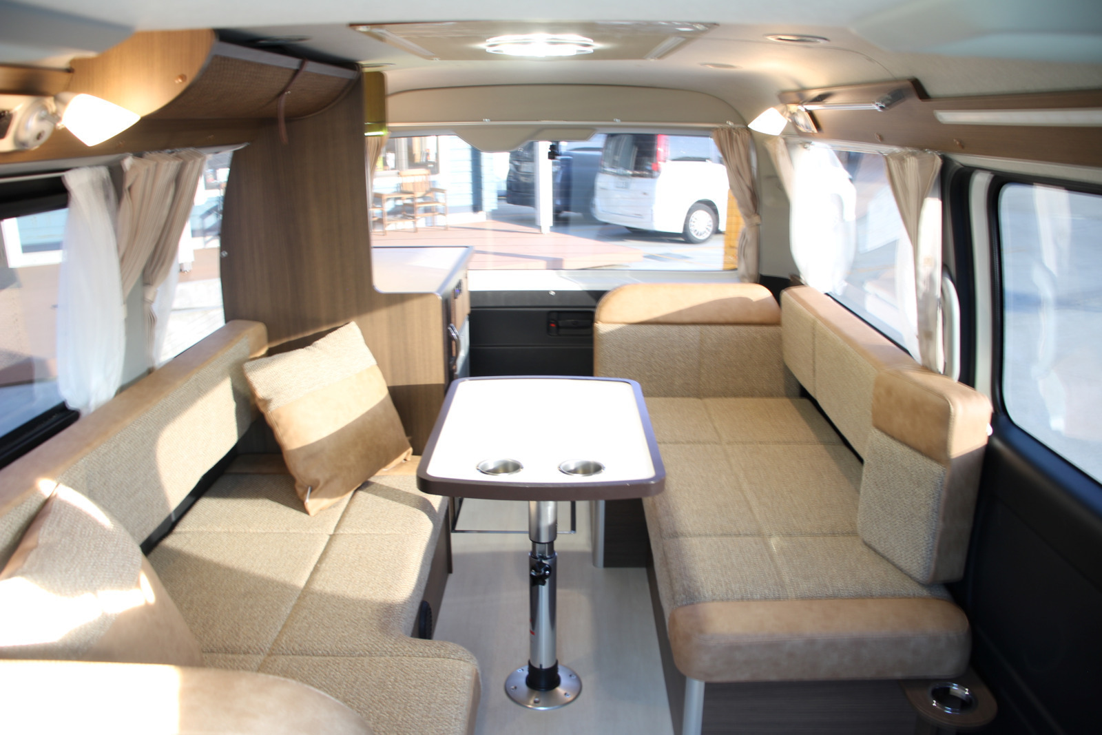 キャンピングカー バンコン ﾊｲｴｰｽ ﾚｸﾋﾞｨ ﾌﾟﾗｽMR 4WD