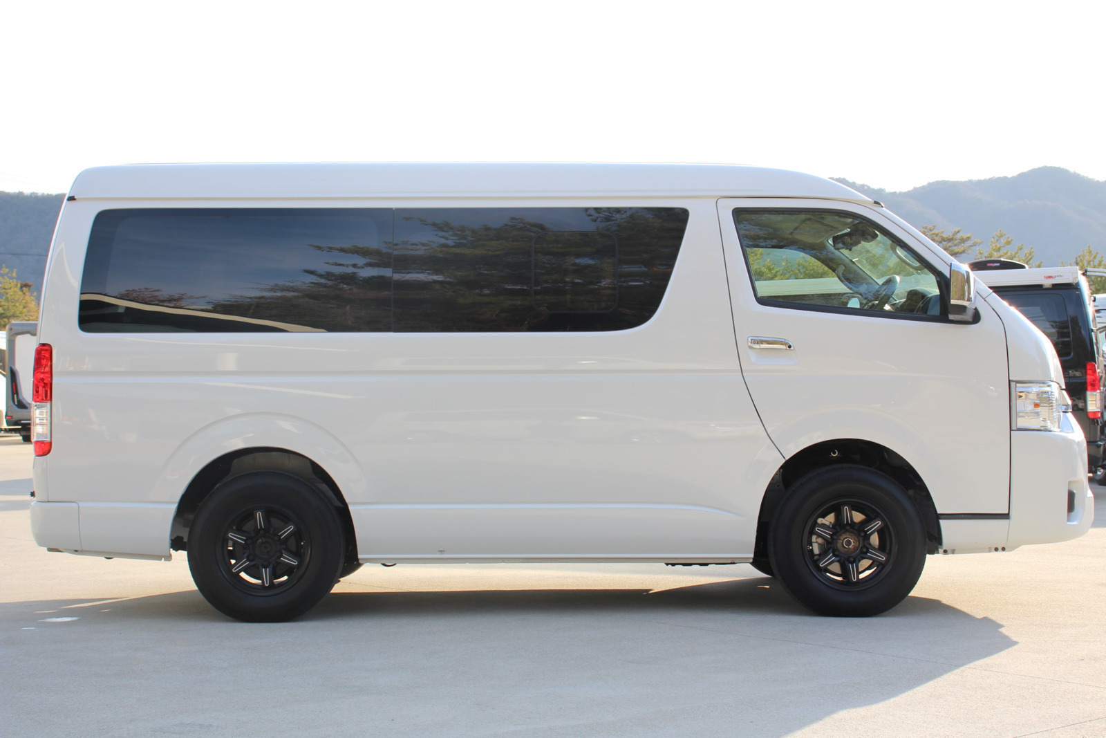 キャンピングカー バンコン ﾊｲｴｰｽ ﾚｸﾋﾞｨ ﾌﾟﾗｽMR 4WD