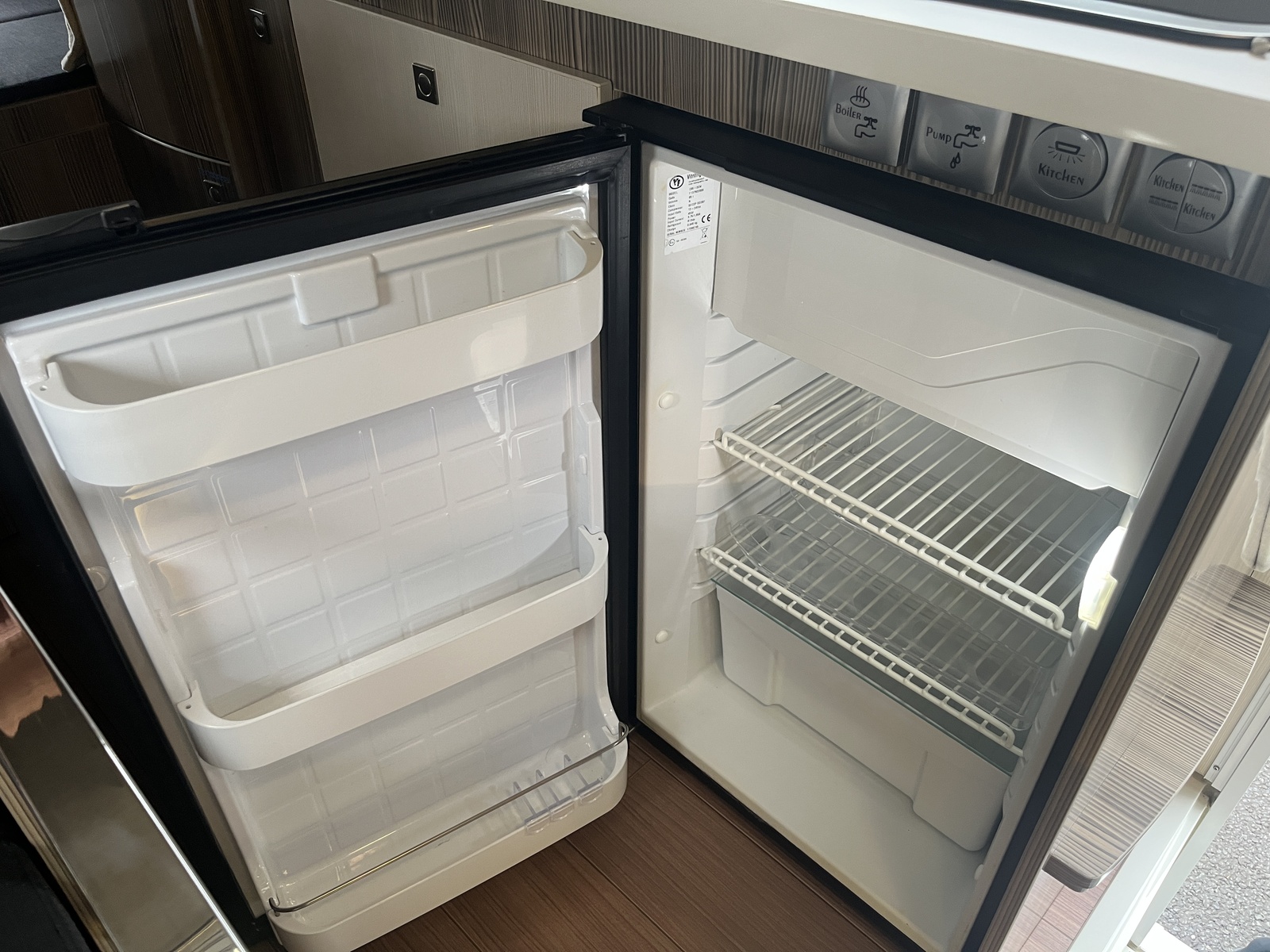 キャンピングカー キャブコン ﾊﾞﾝﾃｯｸ ｼﾞﾙ520ｸﾙｰｽﾞ 家AC ｸﾚｻﾅ 4駆