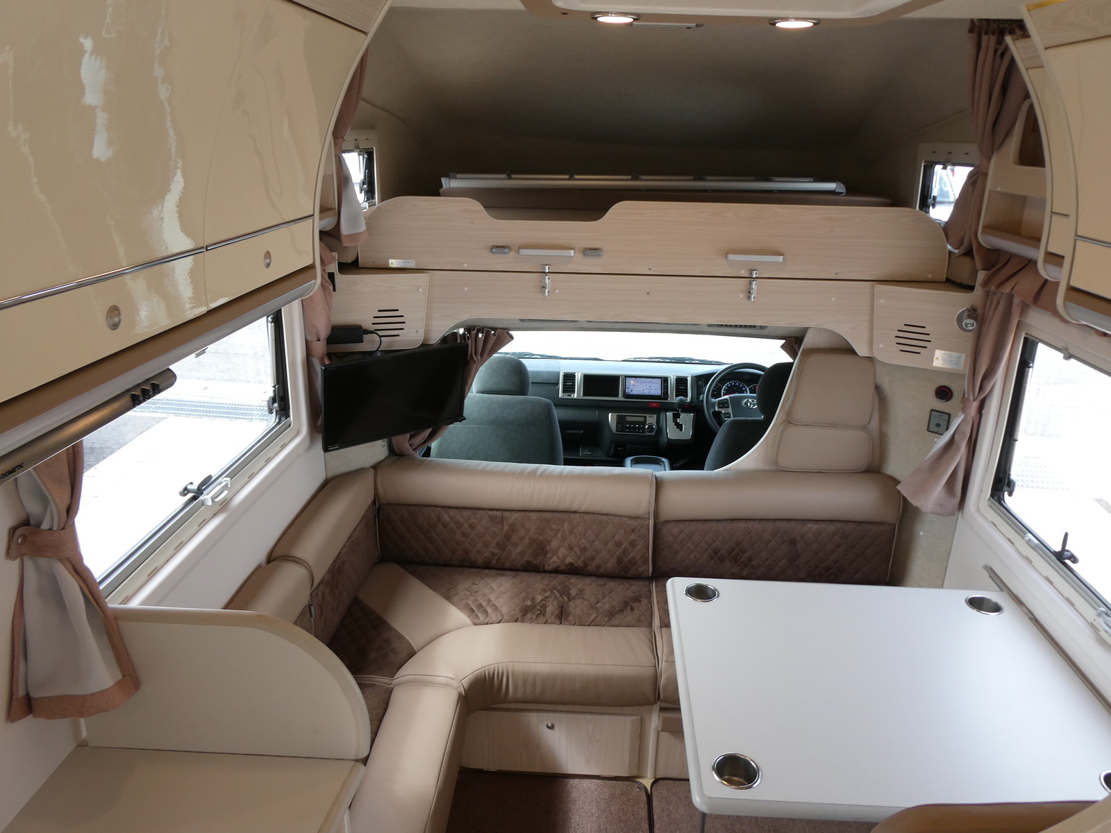 キャンピングカー キャブコン ﾌｧﾝﾙｰﾁｪ　ﾊﾟﾀｺﾞﾆｱ　家AC　ｿｰﾗｰ　FF