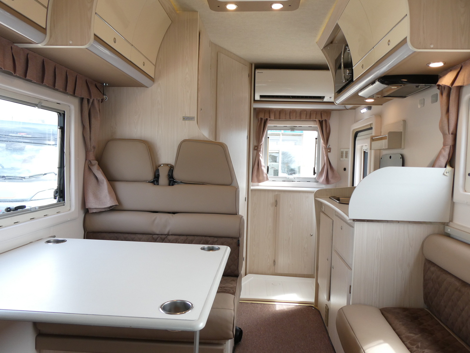 キャンピングカー キャブコン ﾌｧﾝﾙｰﾁｪ　ﾊﾟﾀｺﾞﾆｱ　家AC　ｿｰﾗｰ　FF