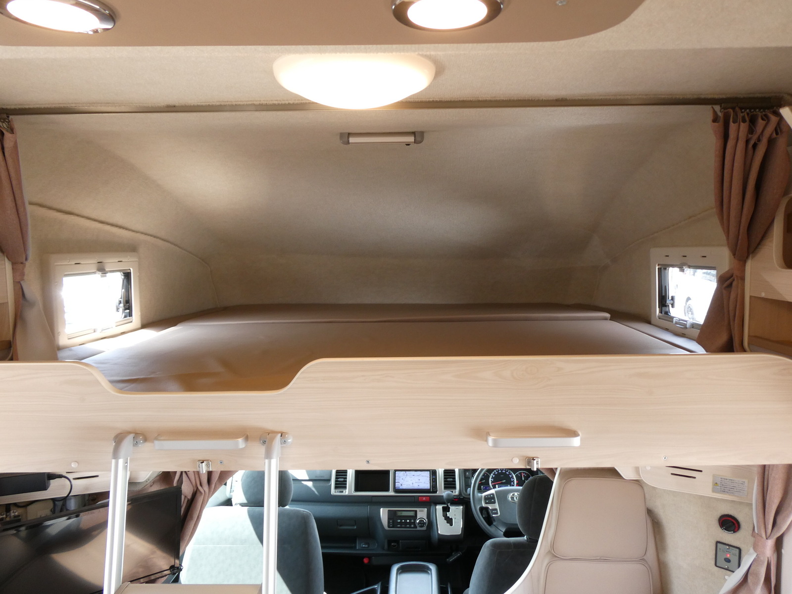 キャンピングカー キャブコン ﾌｧﾝﾙｰﾁｪ　ﾊﾟﾀｺﾞﾆｱ　家AC　ｿｰﾗｰ　FF