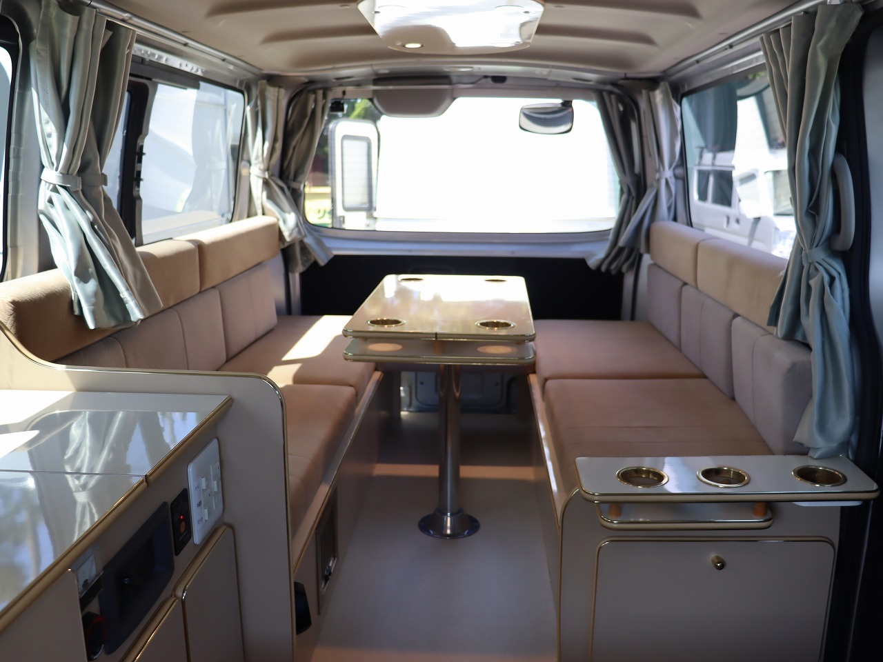 キャンピングカー バンコン NV350ｷｬﾗﾊﾞﾝ ﾘﾗｯｸｽﾜｺﾞﾝ FFﾋｰﾀｰ