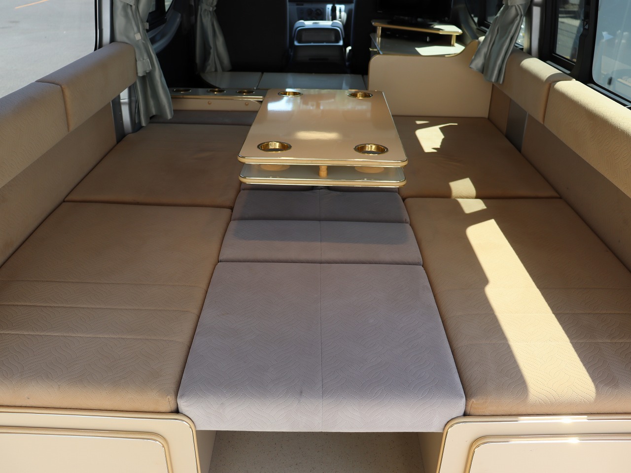 キャンピングカー バンコン NV350ｷｬﾗﾊﾞﾝ ﾘﾗｯｸｽﾜｺﾞﾝ FFﾋｰﾀｰ