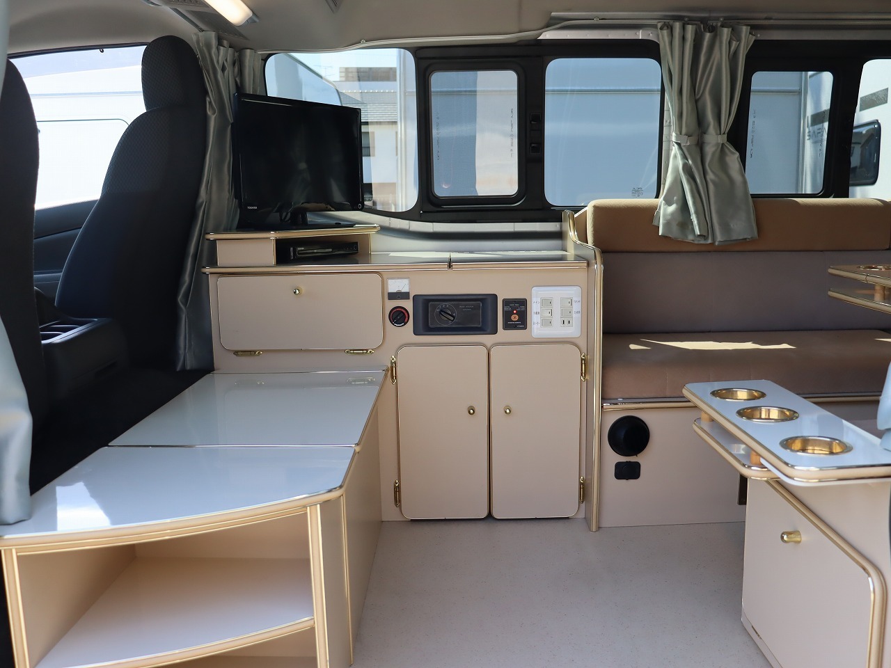 キャンピングカー バンコン NV350ｷｬﾗﾊﾞﾝ ﾘﾗｯｸｽﾜｺﾞﾝ FFﾋｰﾀｰ