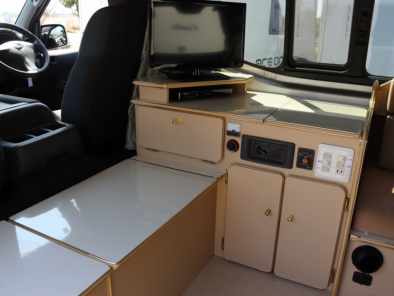キャンピングカー バンコン NV350ｷｬﾗﾊﾞﾝ ﾘﾗｯｸｽﾜｺﾞﾝ FFﾋｰﾀｰ